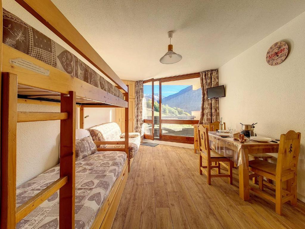 Résidence Caron - Studio lumineux · Départ et retour skis aux pieds · Balcon MAE-2734