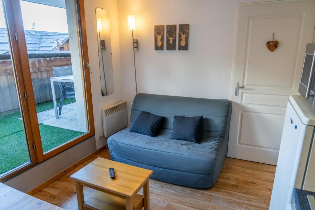 Les Chalets De Bois MÉan - A - Escapade douillette avec vue sur la vallée MAE-7394
