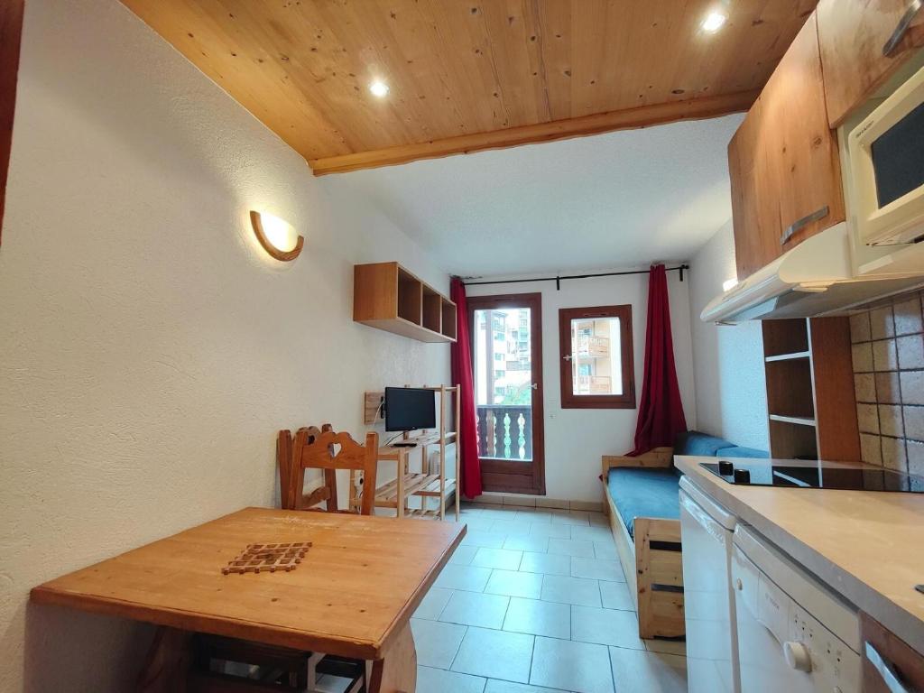 Chalet Club Iv - Blanchot - Studio · Proches des pistes et commerces · Balcon MAE-8751