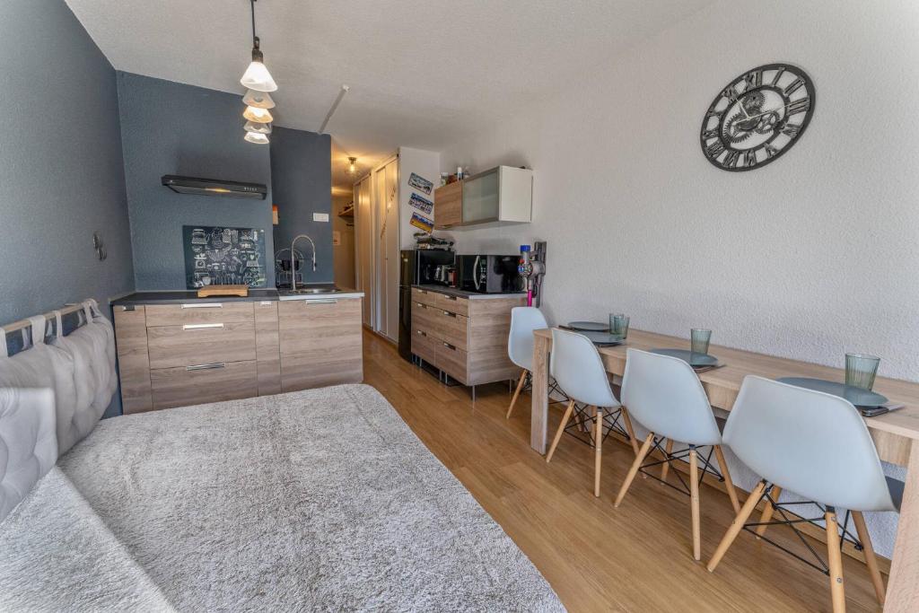 Résidence Les Gradins - Studio rénové en plein coeur de station MAE-3451