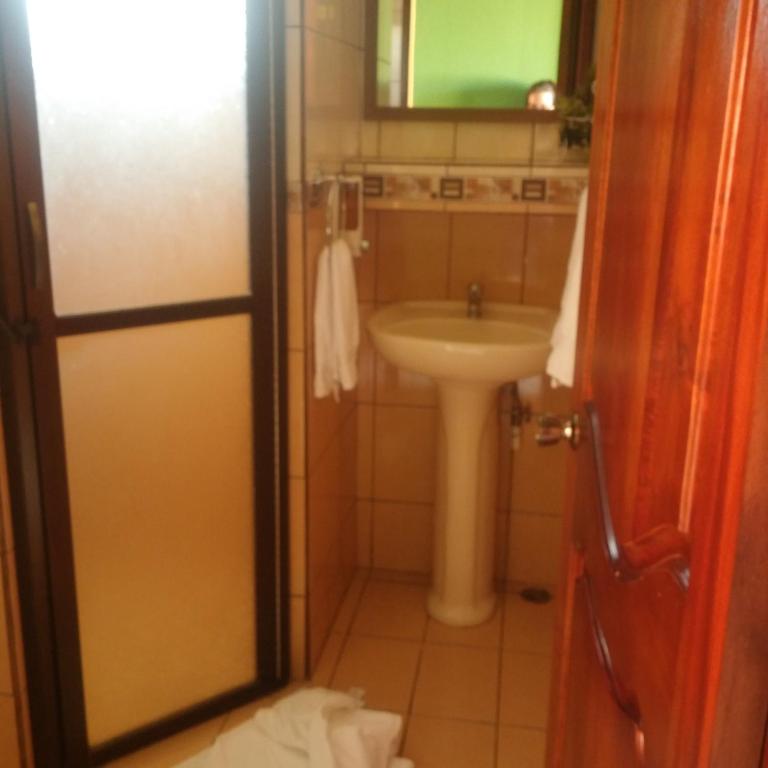 Koupelna v ubytování Casa la Fortuna 1