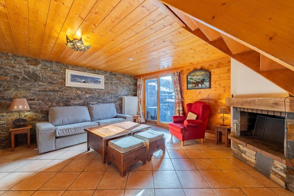 Résidence Fermes De Meribel Bat A - Duplex situé dans le quartier de Méribel village MAE-5833
