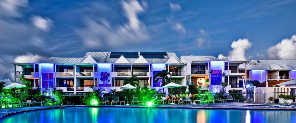 Bazén v ubytování Hommage Hotel & Residences nebo v jeho okolí