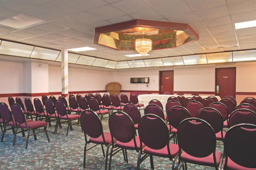Konferenční prostory v ubytování Tiki Resort - Lake George