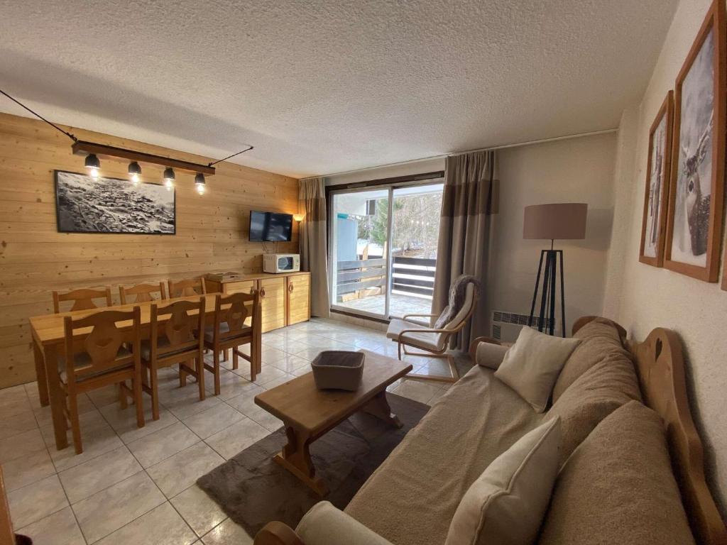Résidence Prapelier - Appartement chaleureux style montagne, situé dans un secteur calme au pied des pistes MAE-5501