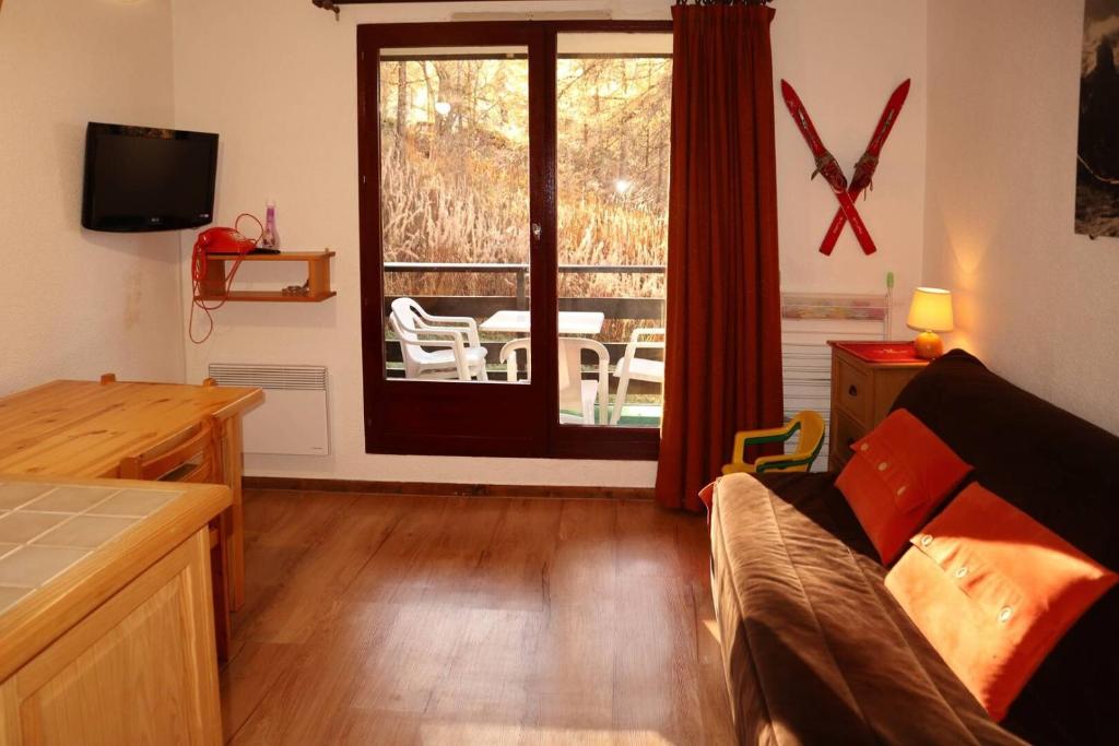Résidence Le Pouzenc - Studio 6 personnes accès direct aux pistes MAE-7004