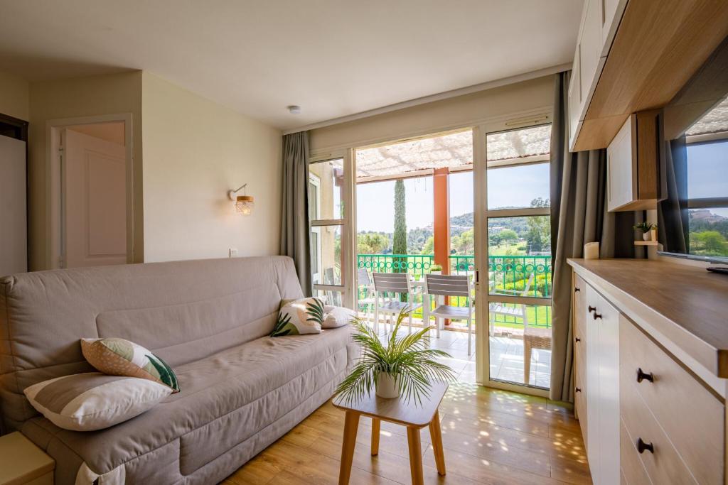 Résidence le Village de Cap Esterel - maeva Home - Appartement climatisé 5 personnes 1 chambre avec parking et terrasse - Prestige MAE-9071