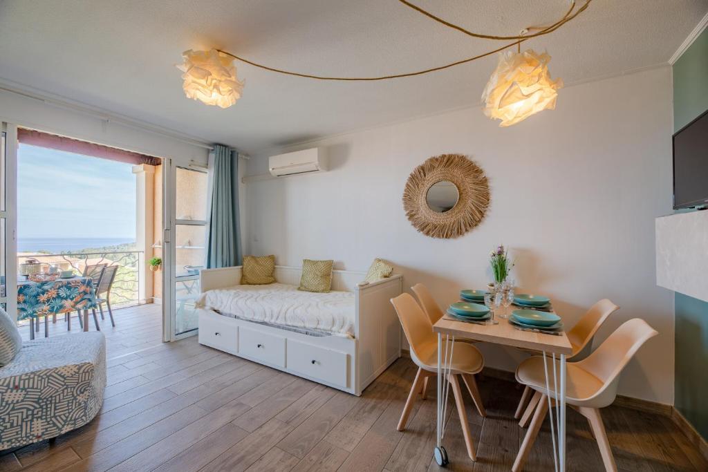 Résidence le Village de Cap Esterel - maeva Home - Appartement 4 personnes 1 chambre avec terrasse vue mer - Prestige - super Home MAE-2353