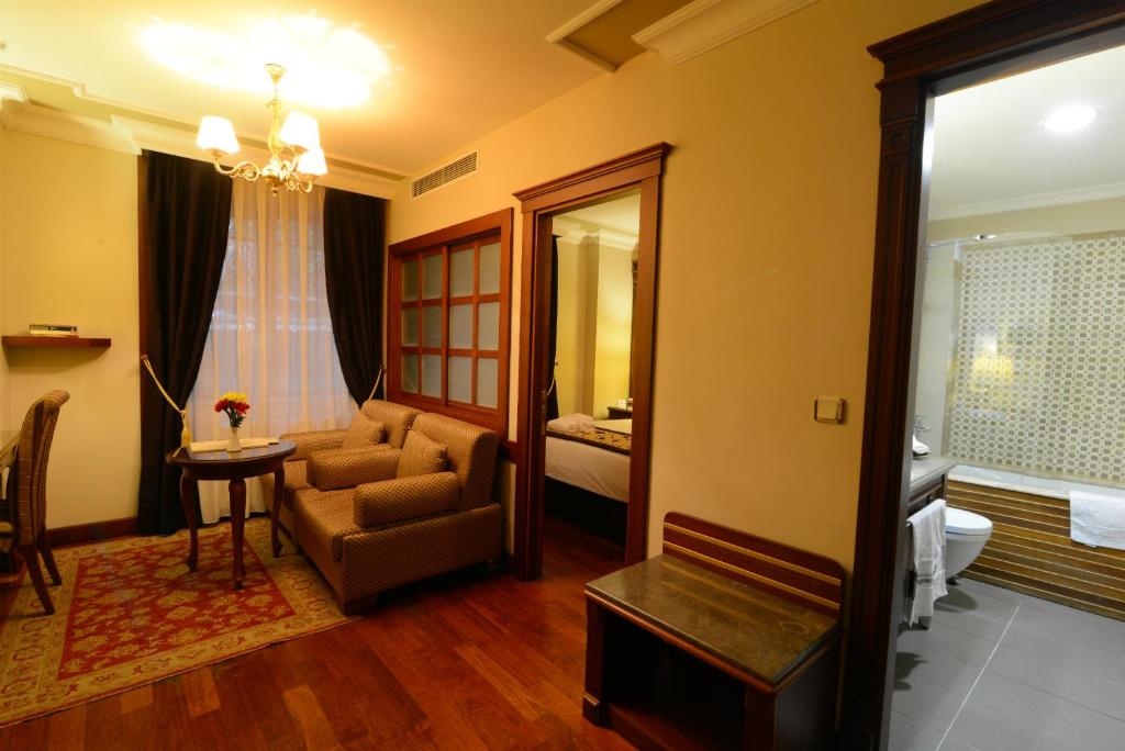 Posezení v ubytování GLK PREMIER Regency Suites & Spa