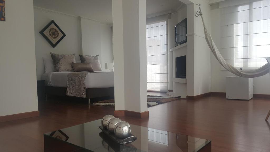 TV a/nebo společenská místnost v ubytování Suites 109 GH Usaquén