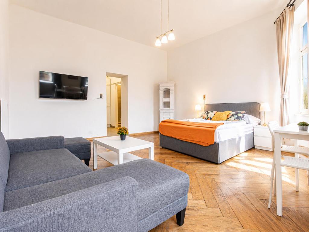 Gorgeous 1BR Apt near AKH Hospital