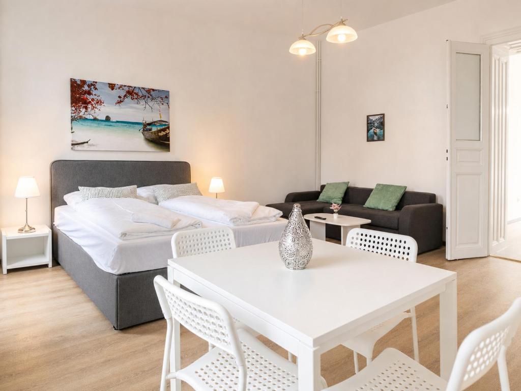 Welcoming 2BR Apt, near AKH- Perfect for short & Longstays