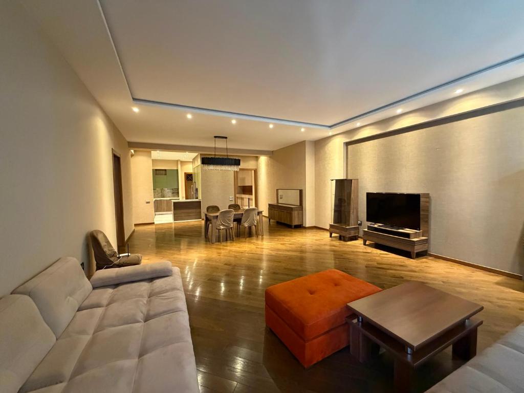 AF luxury در باکو