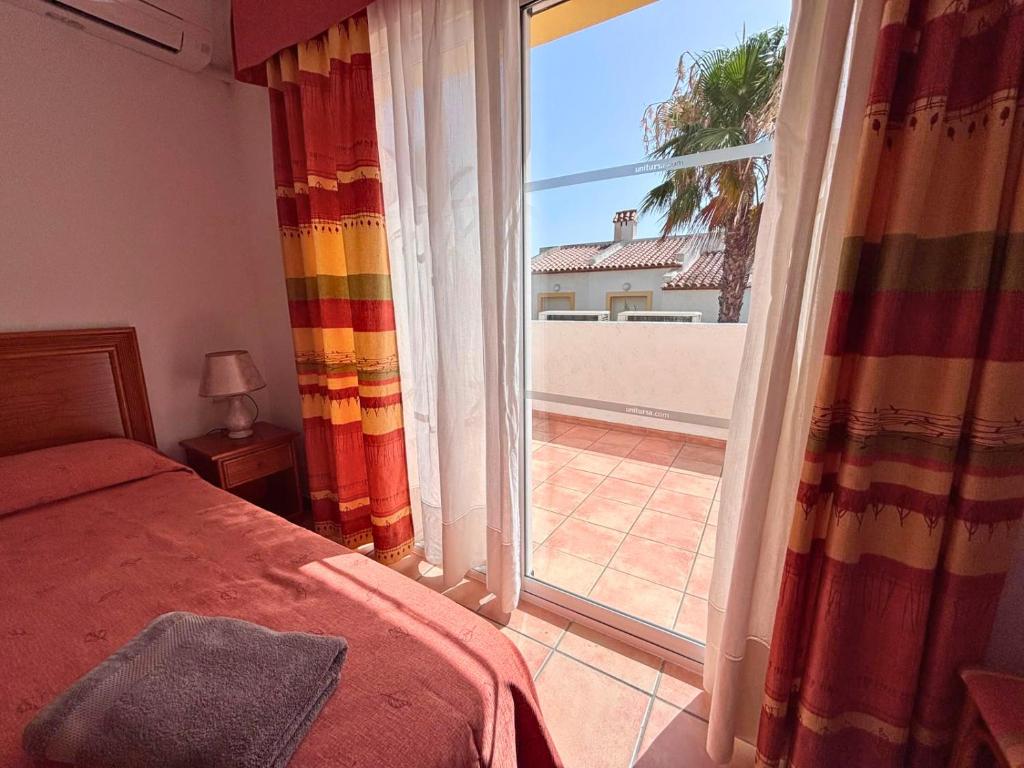 Sunny Bungalow air conditioning in every room