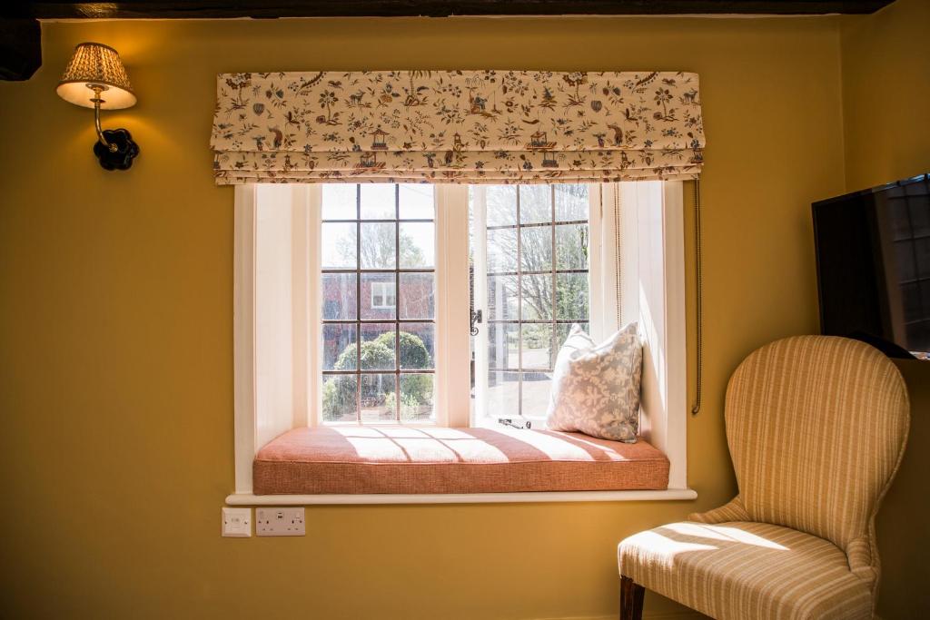Deans Place Hotel - 
