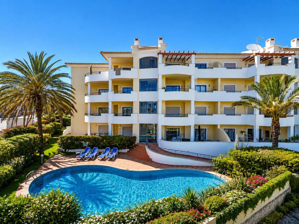 Porto de Mós Holiday