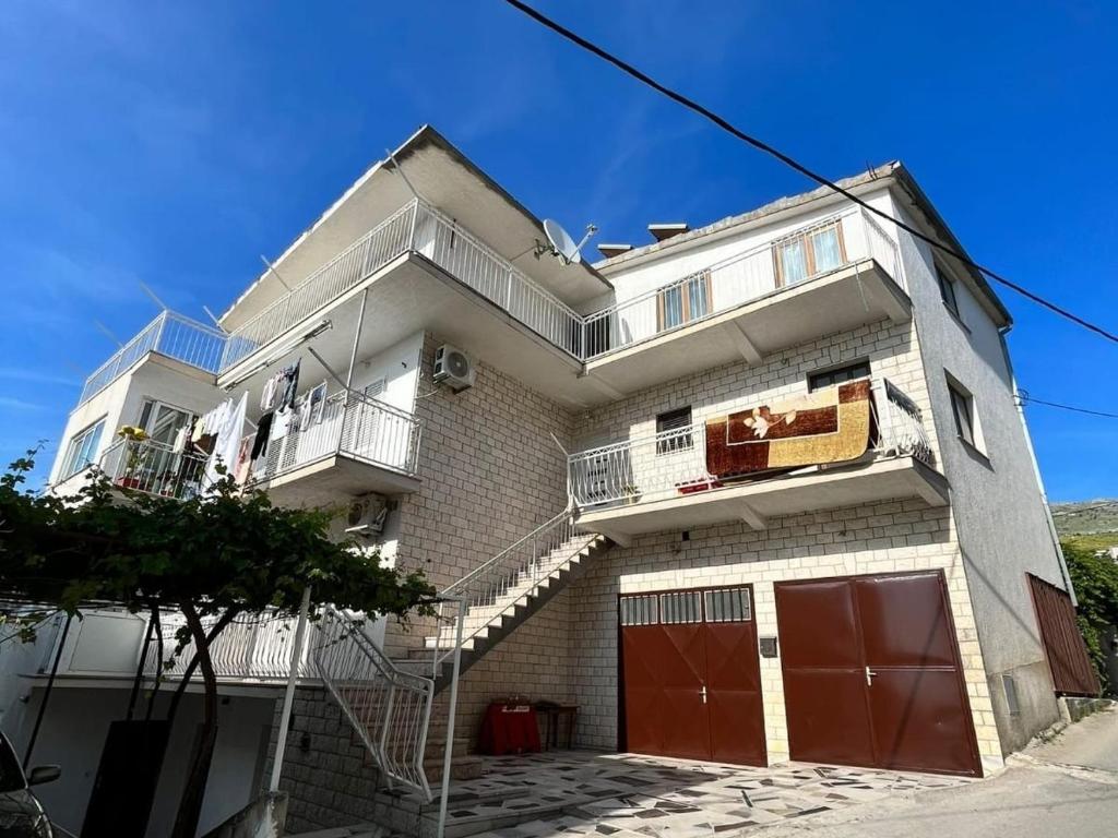 Apartments with parking space Stobrec, Split - 22296