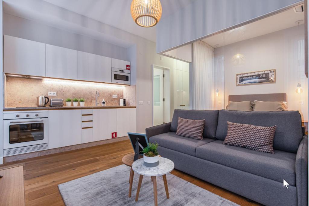 Upscale & Trendy Flat in the Center by LovelyStay