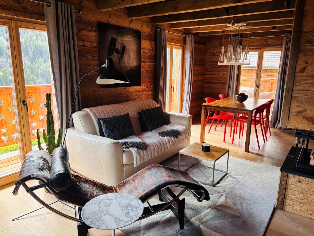 Chalet with sauna & fireplace