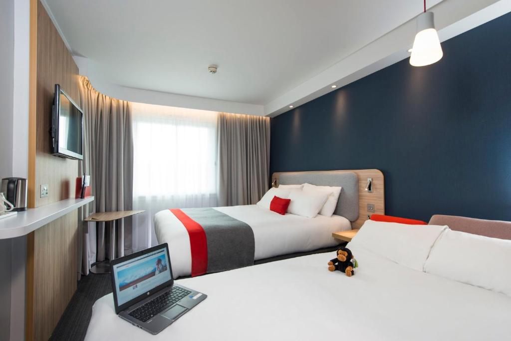 Holiday Inn Express Milton Keynes, an IHG Hotel - 