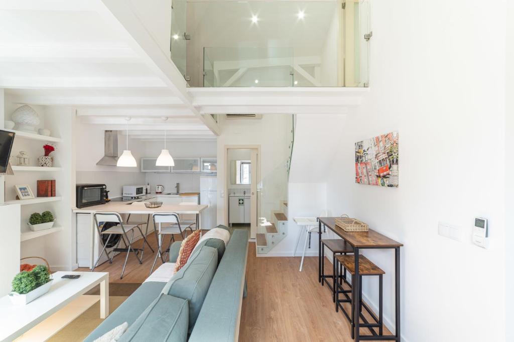 Elegant Duplex by Downtown Lisbon - Sleeps 6