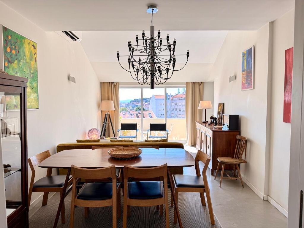 Sunny apartment with amazing view