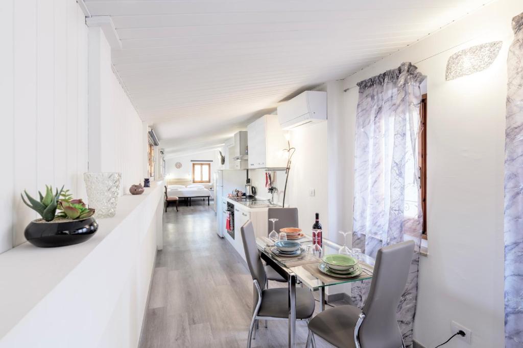 Suite Santa Croce x3, Private Terrace, AC, Wi-Fi