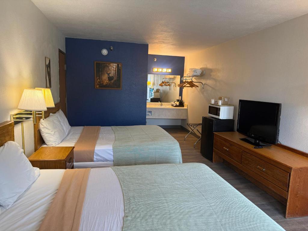 Ozark Valley Inn - 