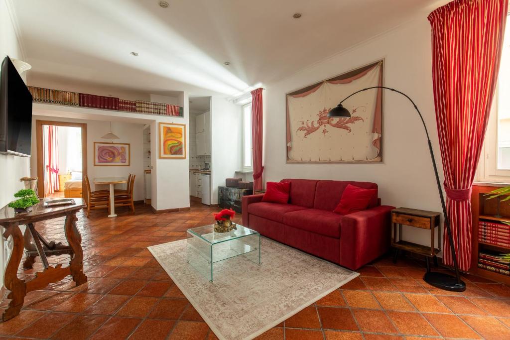 Trevi Royale - Under 1 Min Walk to Trevi Fountain