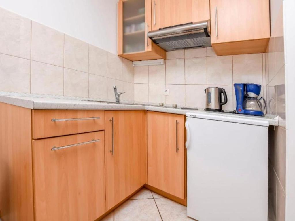 Aurel Suites- One Bedroom Apartment with Balcony