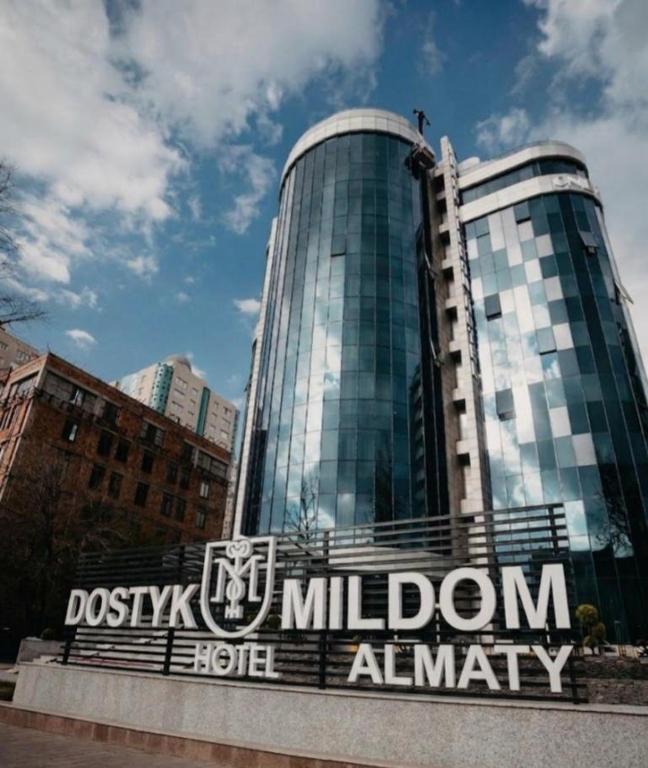 Dostyk Mildom Almaty در آلماتی
