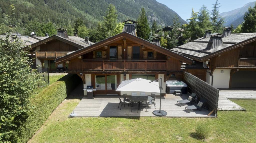 Folettes Chalet 4CH Jardin Vue Cheminee Jacuzzi