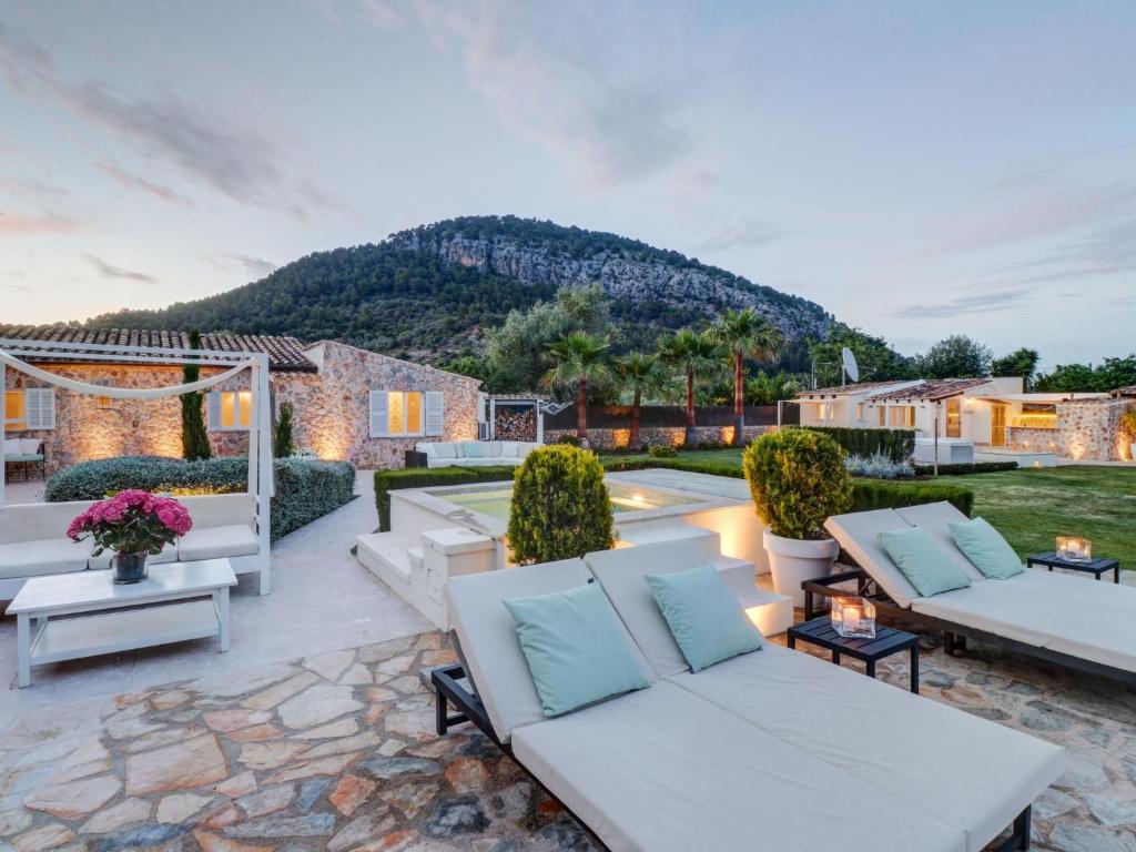 Holiday Home Can Colom by Interhome