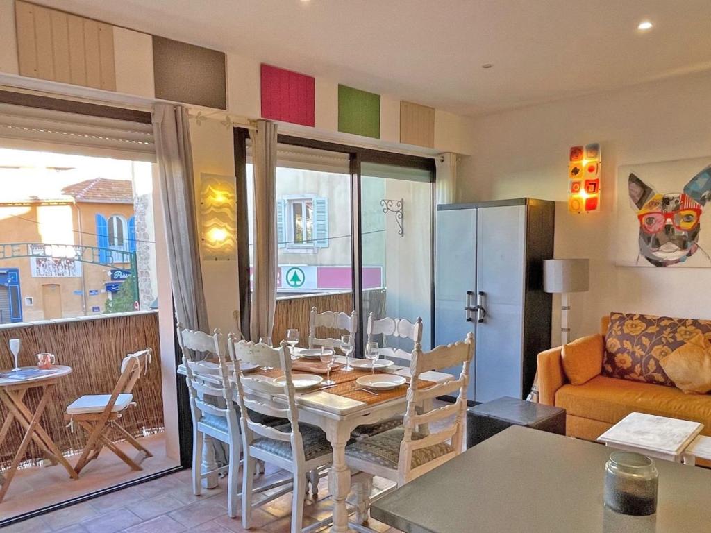 Apartment Apt 4 Pers - Climatisation - Wifi - Centre ville by Interhome
