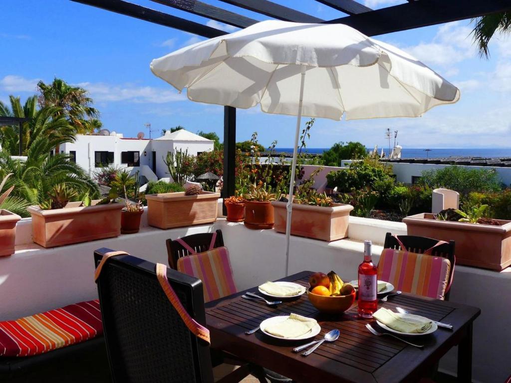 Apartment Appartement mit Blick auf das Wasser by Interhome