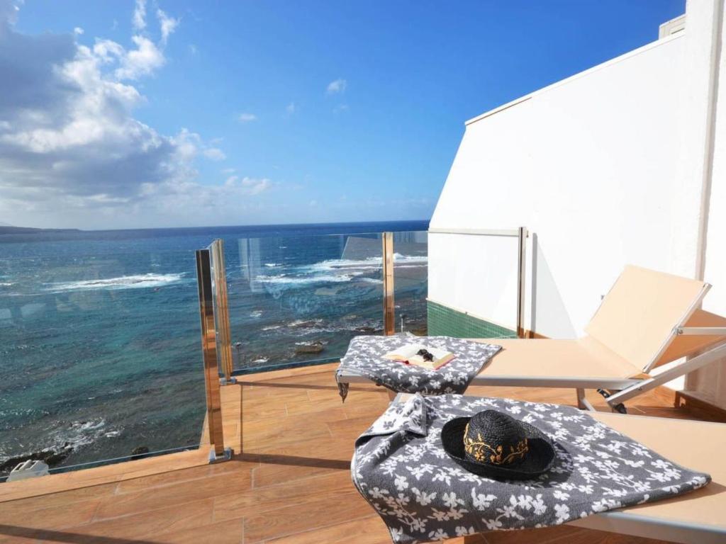 Apartment Wohnung mit privater Terrasse und Meerblick by Interhome