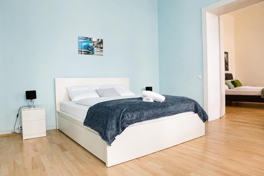 Modern 2BR Apt. Perfect for Long and Short Stays