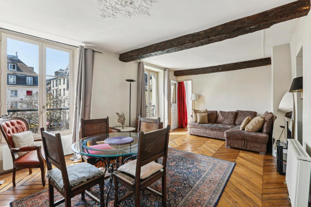 ID 1023 - Panthéon, rue Cardinal Lemoine