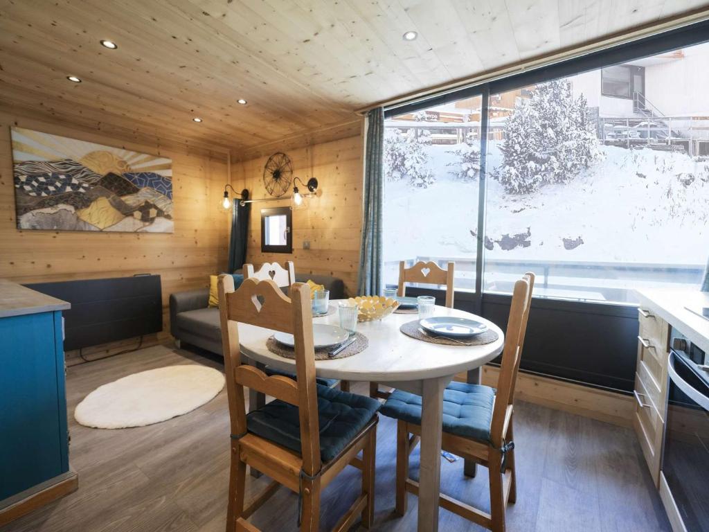 Appartement cosy 4 pers. 30m² rénové, ski aux pieds, équipements modernes, proche commerces et commodités