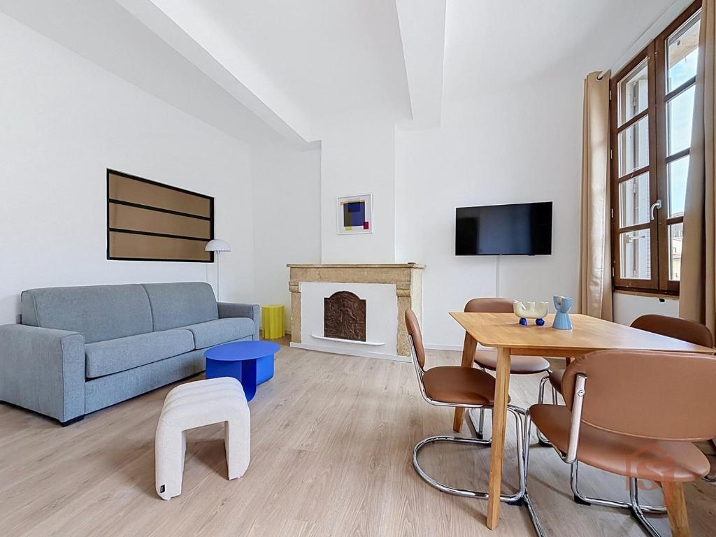 Historic Neighborhood - AC - Renovated Apartment