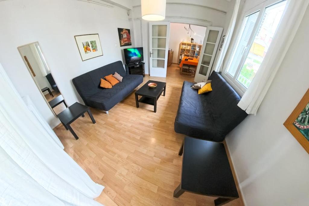 Philoxenia downtown apartment w breakfast
