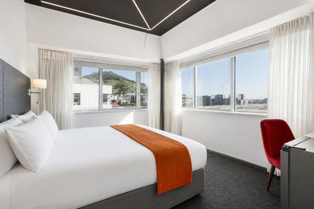 Travel Proud ONOMO Hotel Waterfront - Housity