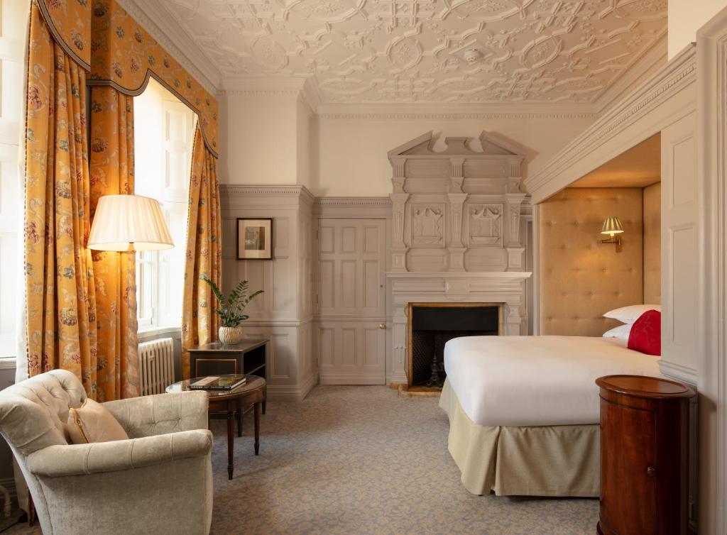 Cliveden House - an Iconic Luxury Hotel - 