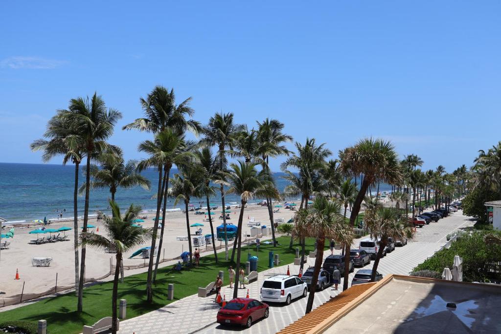 Wyndham Deerfield Beach Resort - 