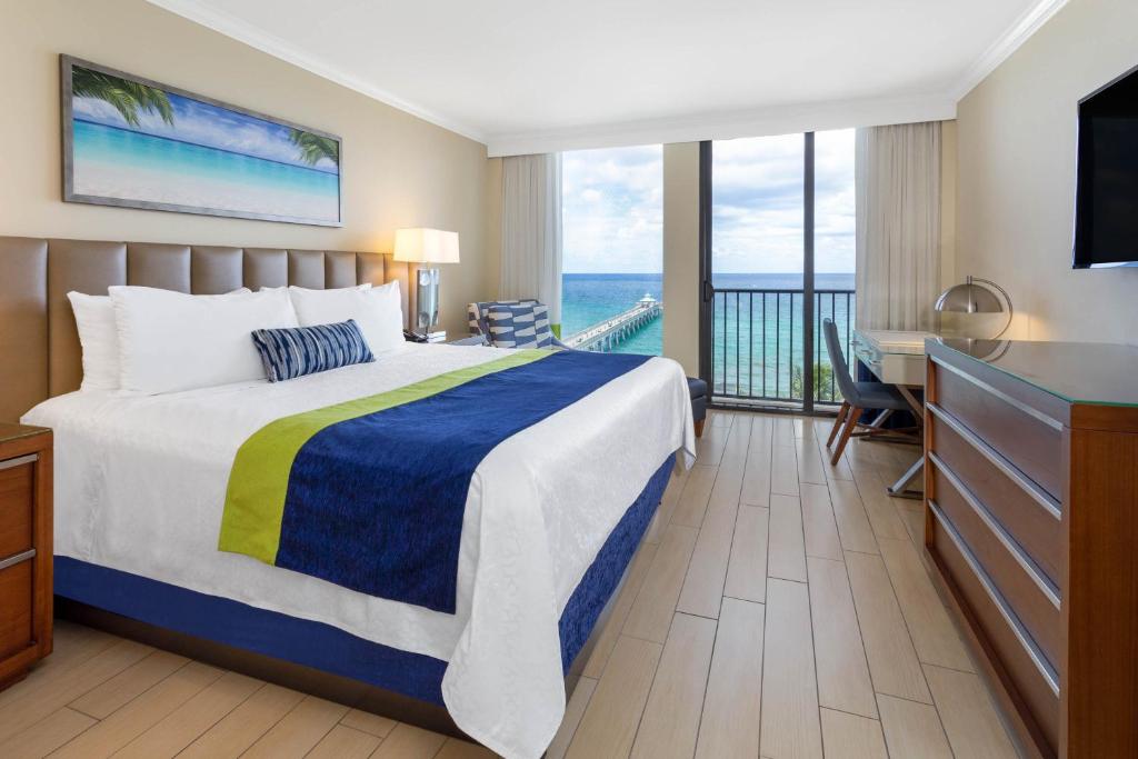 Wyndham Deerfield Beach Resort - 