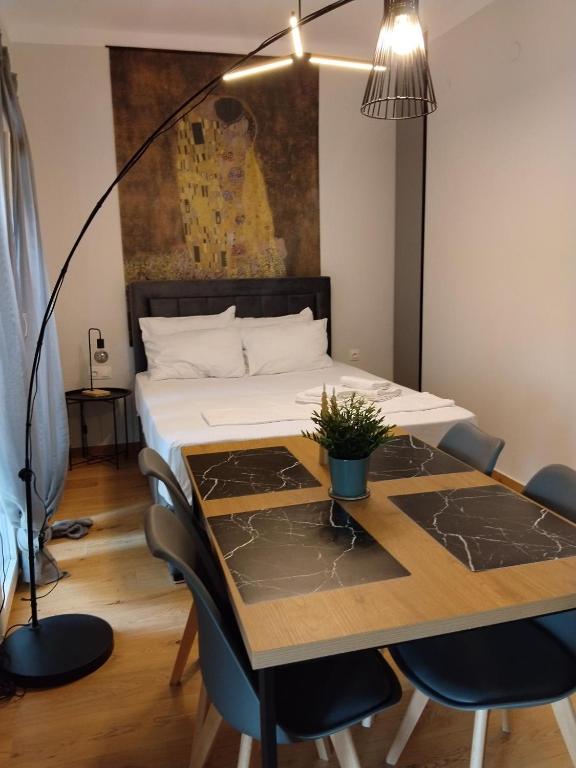 Forest City Apartment