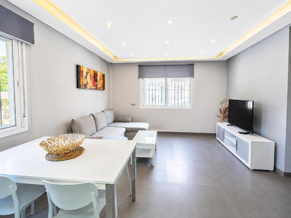 Your family home close to everything