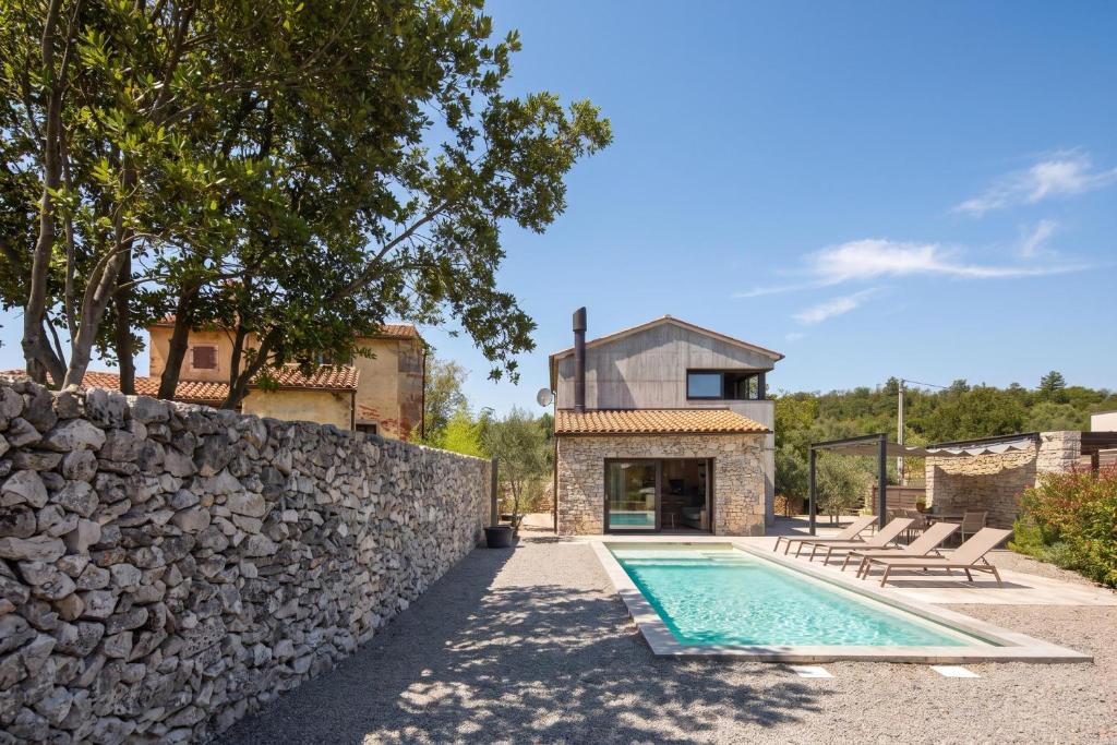 Villa Iron Lady Labin – Private Pool & Sea View