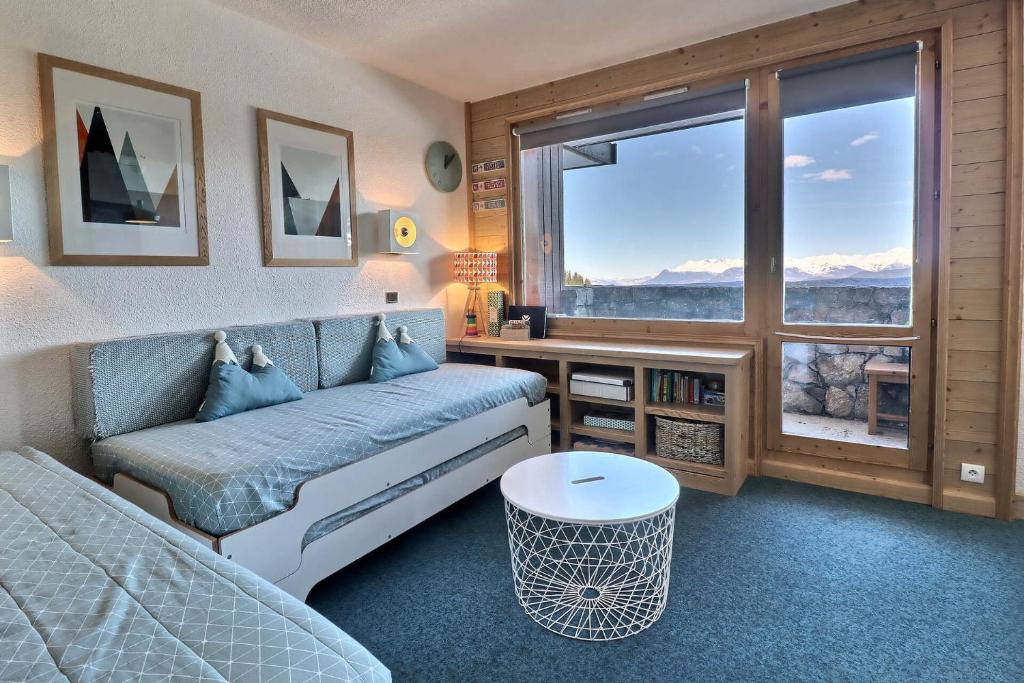 Résidence Creux De L Ours A - BEL APPARTEMENT RENOVE, PROCHE DES COMMERCES, SKIS AUX PIEDS MAE-7401
