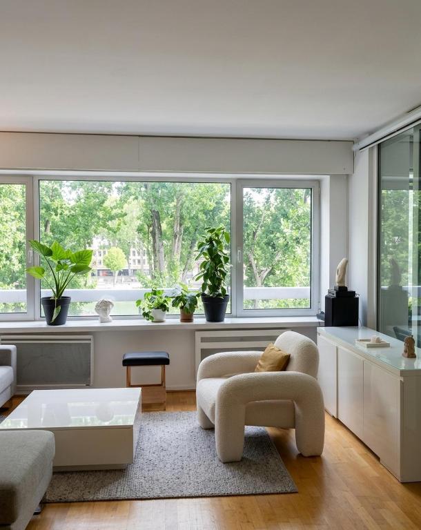 Live like a Parisian view